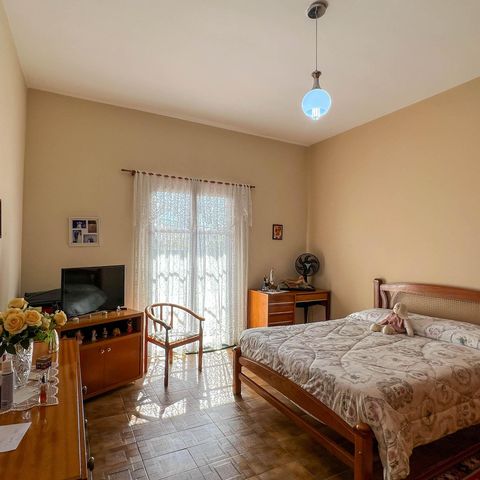Casa à venda com 200m², 3 quartos e 3 vagas Casa à venda com 200m², 3 quartos e 3 vagasQuarto 1