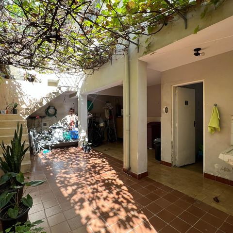 Casa à venda com 200m², 3 quartos e 3 vagas Casa à venda com 200m², 3 quartos e 3 vagasÁrea de Serviço