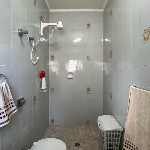 Casa à venda com 200m², 3 quartos e 3 vagas Casa à venda com 200m², 3 quartos e 3 vagasBanheiro do quarto 1