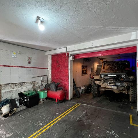 Casa à venda com 200m², 3 quartos e 3 vagas Casa à venda com 200m², 3 quartos e 3 vagasGaragem