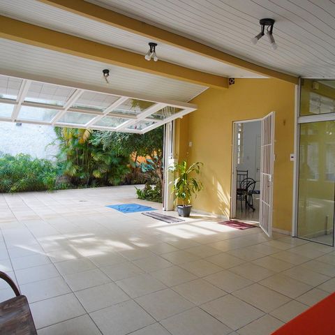 Casa à venda com 252m², 4 quartos e 2 vagasÁrea - Churrasqueira