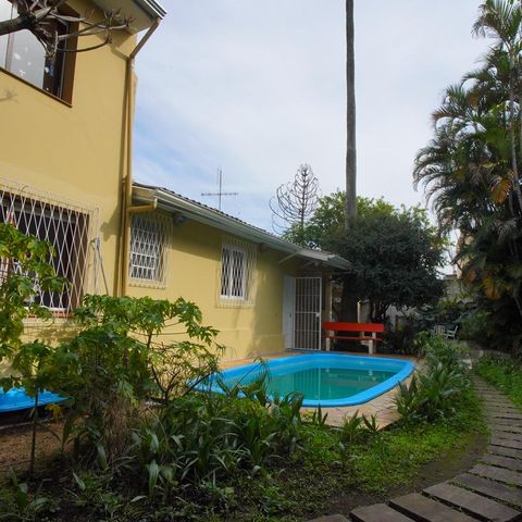 Casa à venda com 252m², 4 quartos e 2 vagasQuintal - Piscina