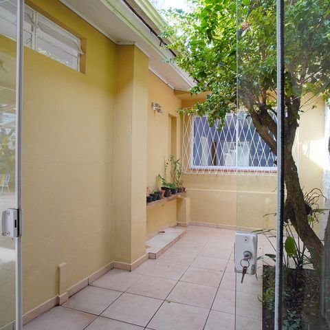 Casa à venda com 252m², 4 quartos e 2 vagasJardim de Inverno