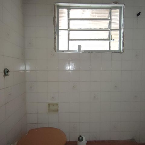 Casa à venda com 140m², 3 quartos e 1 vaga Casa à venda com 140m², 3 quartos e 1 vagaBanheiro