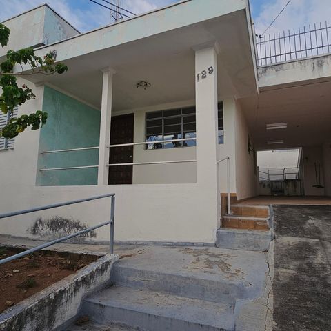 Casa à venda com 162m², 3 quartos e 3 vagas Casa à venda com 162m², 3 quartos e 3 vagasFachada