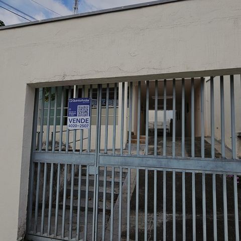 Casa à venda com 162m², 3 quartos e 3 vagas Casa à venda com 162m², 3 quartos e 3 vagasFachada + Plaquinha