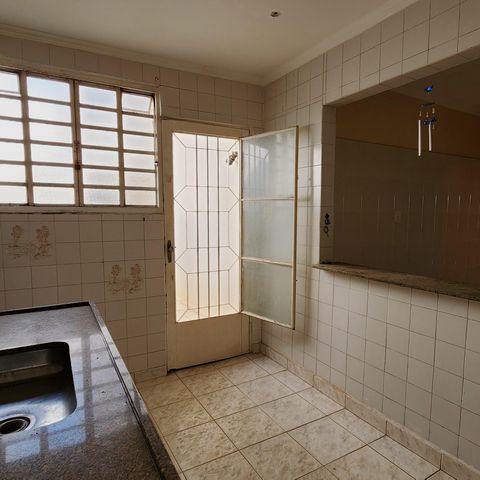 Casa à venda com 162m², 3 quartos e 3 vagas Casa à venda com 162m², 3 quartos e 3 vagasCozinha