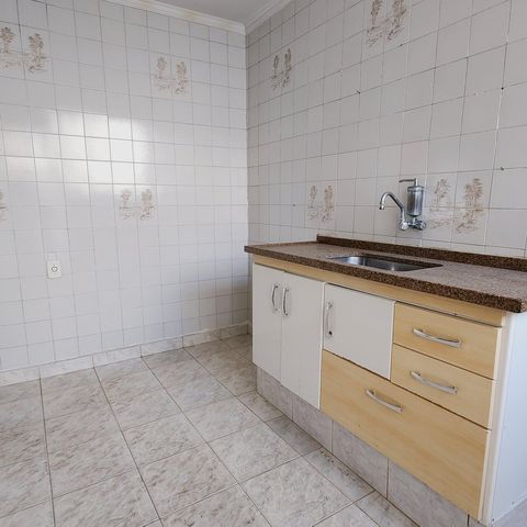 Casa à venda com 162m², 3 quartos e 3 vagas Casa à venda com 162m², 3 quartos e 3 vagasCozinha