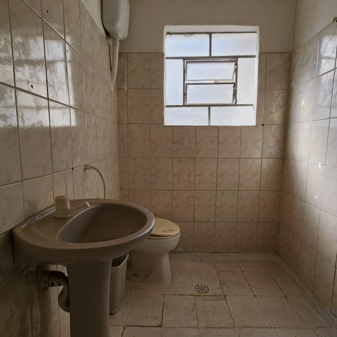 Casa à venda com 162m², 3 quartos e 3 vagas Casa à venda com 162m², 3 quartos e 3 vagasEdícula (Banheiro)