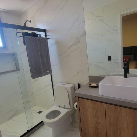 Casa à venda com 1072m², 6 quartos e 2 vagas Casa à venda com 1072m², 6 quartos e 2 vagasBanheiro