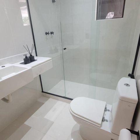 Casa à venda com 1072m², 6 quartos e 2 vagas Casa à venda com 1072m², 6 quartos e 2 vagasBanheiro