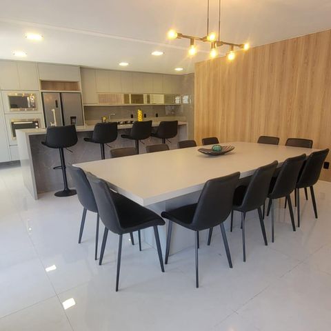 Casa à venda com 1072m², 6 quartos e 2 vagas Casa à venda com 1072m², 6 quartos e 2 vagasCozinha