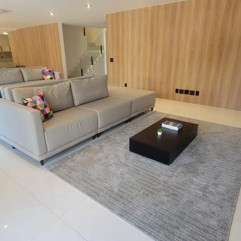 Casa à venda com 1072m², 6 quartos e 2 vagas Casa à venda com 1072m², 6 quartos e 2 vagasSala