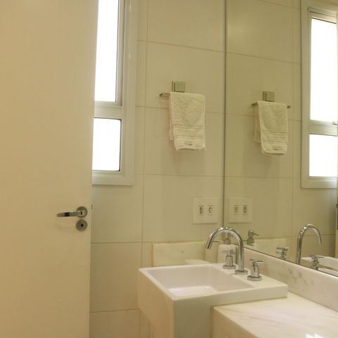 Apartamento à venda com 255m², 4 quartos e 4 vagasBanheiro da Suíte 2