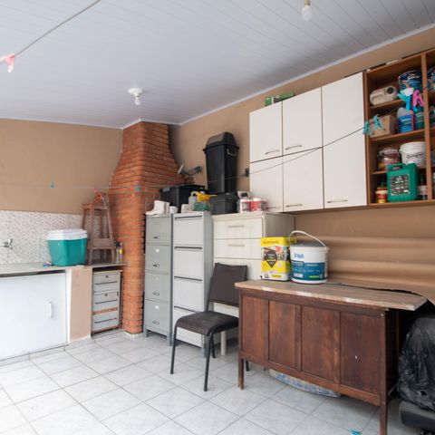 Casa à venda com 200m², 3 quartos e 2 vagas Casa à venda com 200m², 3 quartos e 2 vagasÁrea comum