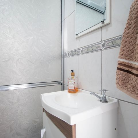Casa à venda com 200m², 3 quartos e 2 vagas Casa à venda com 200m², 3 quartos e 2 vagasBanheiro de Serviço