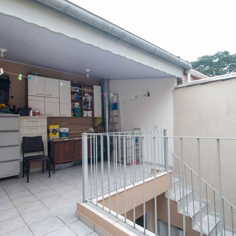 Casa à venda com 200m², 3 quartos e 2 vagas Casa à venda com 200m², 3 quartos e 2 vagasÁrea comum