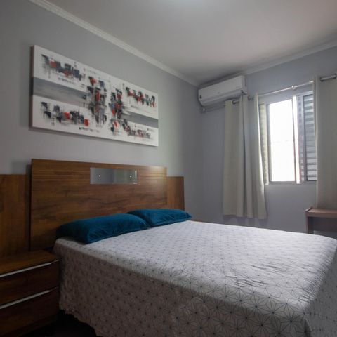 Casa à venda com 200m², 3 quartos e 2 vagas Casa à venda com 200m², 3 quartos e 2 vagasQuarto 1