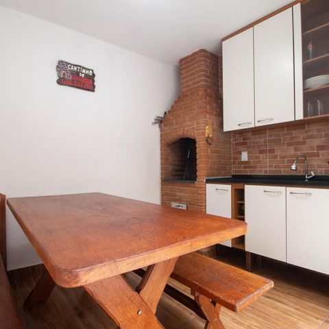 Casa à venda com 200m², 3 quartos e 2 vagas Casa à venda com 200m², 3 quartos e 2 vagasÁrea comum