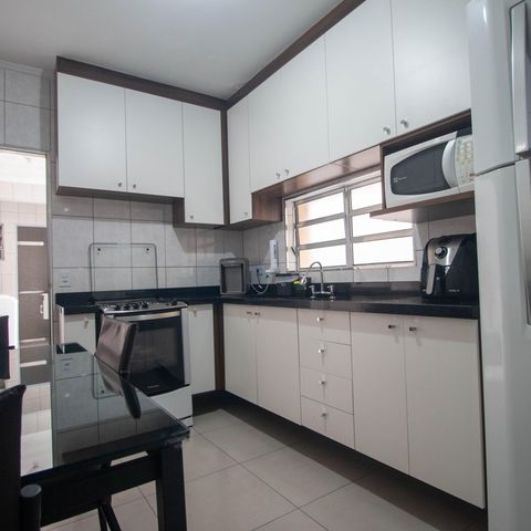 Casa à venda com 200m², 3 quartos e 2 vagas Casa à venda com 200m², 3 quartos e 2 vagasCozinha