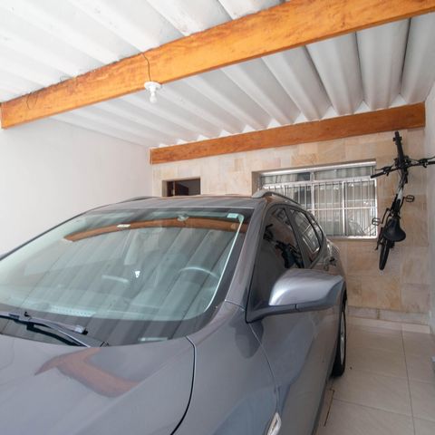 Casa à venda com 200m², 3 quartos e 2 vagas Casa à venda com 200m², 3 quartos e 2 vagasÁrea comum