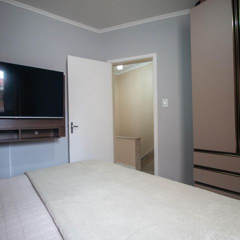 Casa à venda com 200m², 3 quartos e 2 vagas Casa à venda com 200m², 3 quartos e 2 vagasQuarto 2