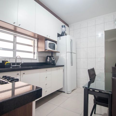 Casa à venda com 200m², 3 quartos e 2 vagas Casa à venda com 200m², 3 quartos e 2 vagasCozinha