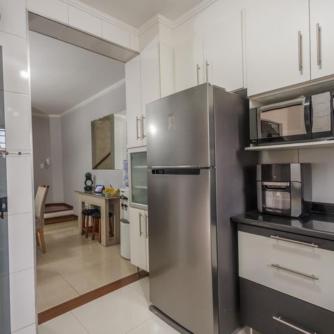 Casa para alugar com 256m², 4 quartos e 3 vagasCozinha