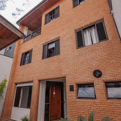 Casa para alugar com 256m², 4 quartos e 3 vagasQuintal