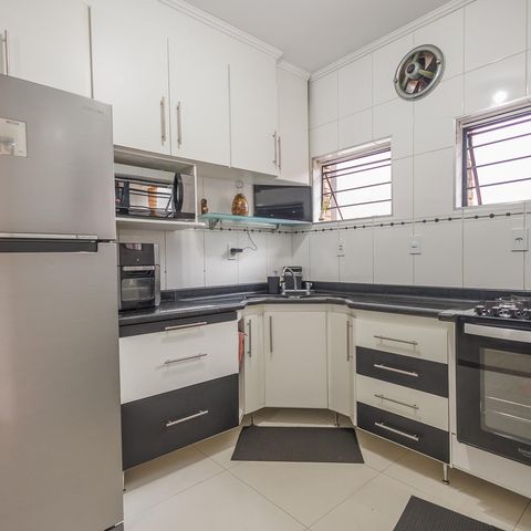 Casa para alugar com 256m², 4 quartos e 3 vagasCozinha