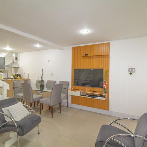 Casa de condomínio à venda com 88m², 3 quartos e 2 vagas Casa de condomínio à venda com 88m², 3 quartos e 2 vagasSala