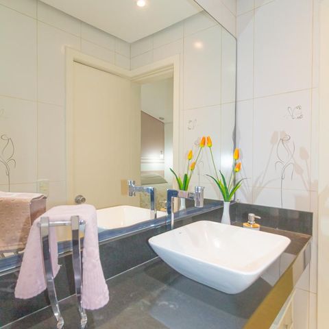 Casa de condomínio à venda com 88m², 3 quartos e 2 vagas Casa de condomínio à venda com 88m², 3 quartos e 2 vagasBanheiro