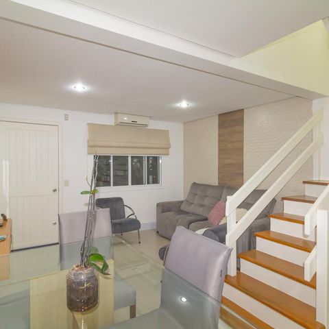 Casa de condomínio à venda com 88m², 3 quartos e 2 vagas Casa de condomínio à venda com 88m², 3 quartos e 2 vagasSala