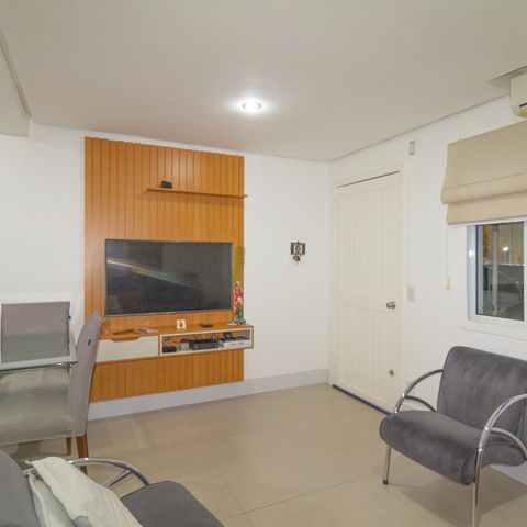 Casa de condomínio à venda com 88m², 3 quartos e 2 vagas Casa de condomínio à venda com 88m², 3 quartos e 2 vagasSala