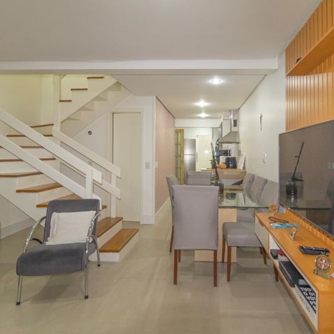 Casa de condomínio à venda com 88m², 3 quartos e 2 vagas Casa de condomínio à venda com 88m², 3 quartos e 2 vagasSala