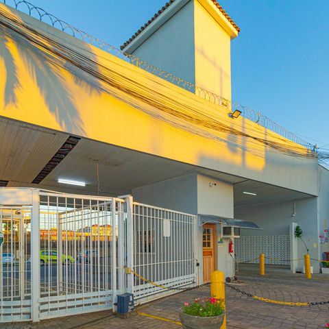 Casa de condomínio à venda com 88m², 3 quartos e 2 vagas Casa de condomínio à venda com 88m², 3 quartos e 2 vagasFachada