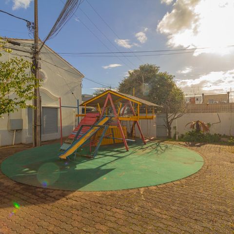 Casa de condomínio à venda com 88m², 3 quartos e 2 vagas Casa de condomínio à venda com 88m², 3 quartos e 2 vagasÁrea comum - Playground