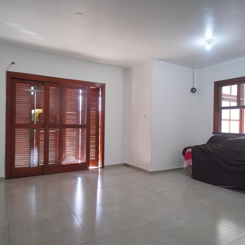 Casa à venda com 226m², 3 quartos e 3 vagasSala
