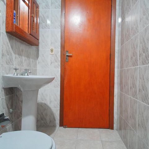 Casa à venda com 226m², 3 quartos e 3 vagasBanheiro