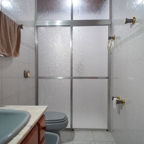 Casa à venda com 226m², 3 quartos e 3 vagasBanheiro da Suíte