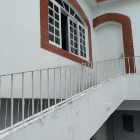 Casa à venda com 121m², 4 quartos e 4 vagas
