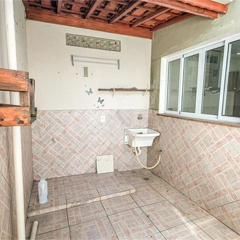 Casa à venda com 90m², 2 quartos e 1 vaga