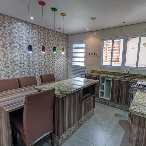 Casa à venda com 90m², 2 quartos e 1 vaga