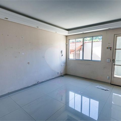 Casa à venda com 90m², 2 quartos e 1 vaga