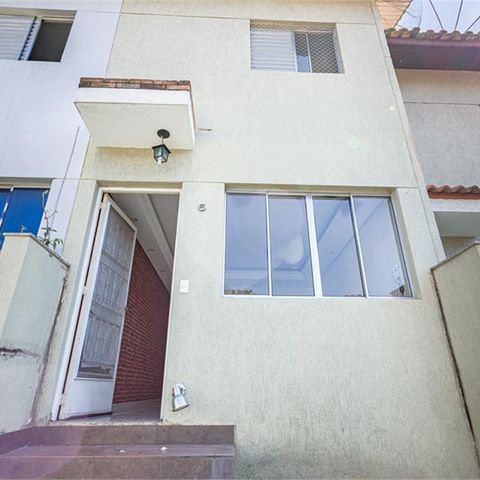 Casa à venda com 90m², 2 quartos e 1 vaga