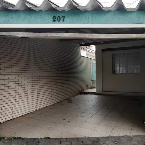 Casa à venda com 250m², 4 quartos e 6 vagas