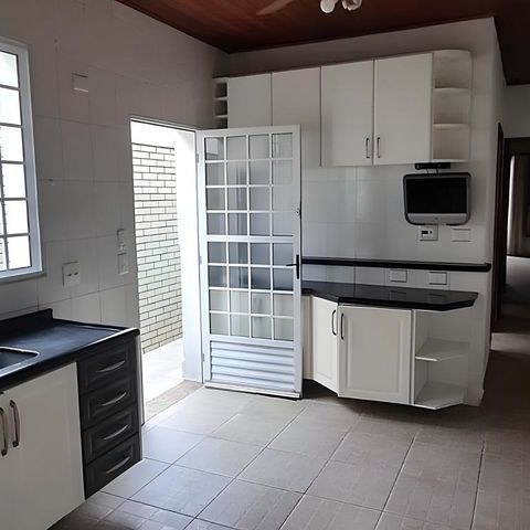 Casa à venda com 250m², 4 quartos e 6 vagas