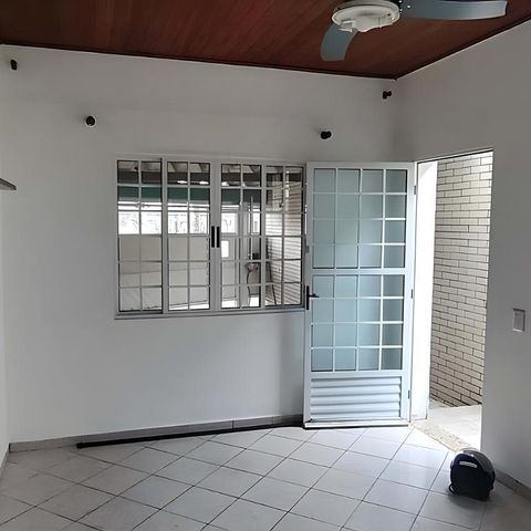 Casa à venda com 250m², 4 quartos e 6 vagas