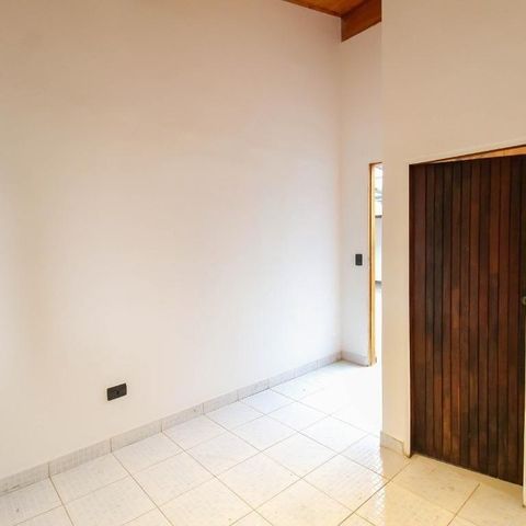 Casa à venda com 135m², 4 quartos e 1 vaga