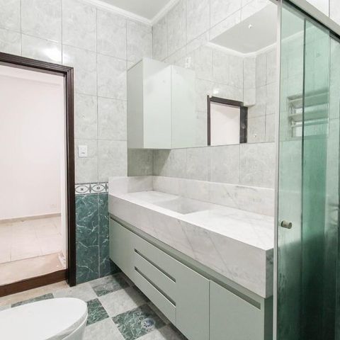 Casa à venda com 135m², 4 quartos e 1 vaga